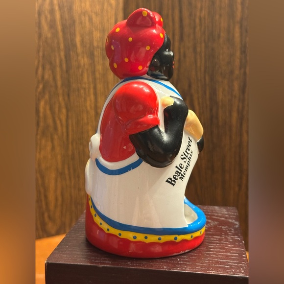 Vibrant Americana figure for scrubber storage, Beale Street Memphis - Picture 2 of 10